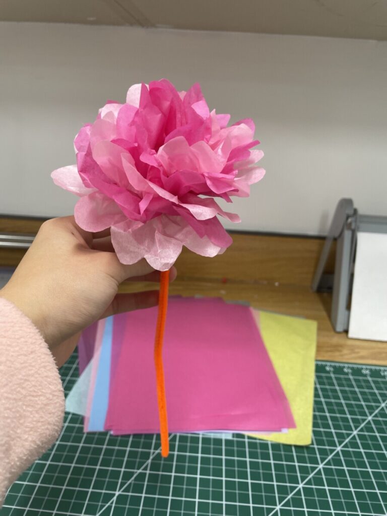 Simple Tissue Paper Flowers - 30 Minute Crafts